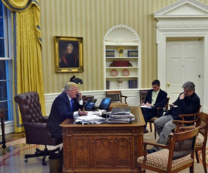 Trump nạt nộ rồi cúp điện thoại trước thủ tướng Australia