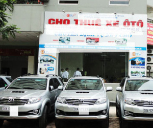 Nhộn nhịp du xuân, taxi "sang chảnh" chọn khách, lựa đường