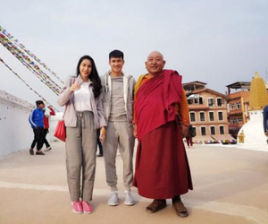 Công Vinh, Thủy Tiên "thân ai nấy lo" khi hành hương ở Nepal