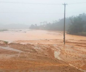 Đê quai kênh thuỷ lợi nghìn tỉ vỡ, nhấn chìm ruộng dân