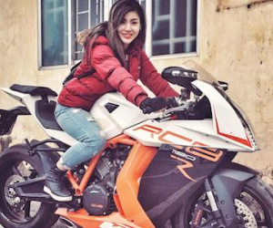 Lộ diện nữ phượt thủ xinh đẹp tấn công người lái taxi bằng gạch
