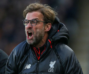 Juergen Klopp đã quát mắng học trò giữa giờ nghỉ trận thua Hull