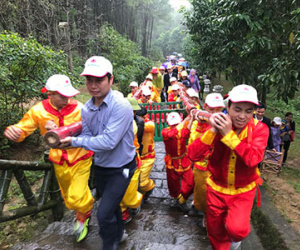 Lãnh đạo Nghệ An: "Dâng cặp bánh chưng 7 tạ không lãng phí"