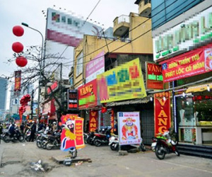 “Nơi chen nhau, chỗ đìu hiu“ mua vàng ngày Thần tài