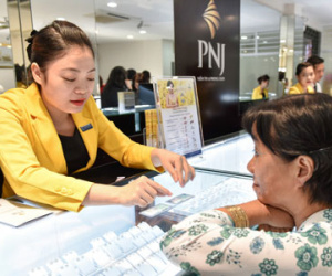 Giá vàng giảm nhẹ sau ngày Thần tài