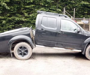 Nissan vướng scandal xe bán tải gẫy đôi ở Anh