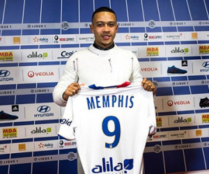 Phil Neville bốc hơi 1 triệu bảng vì MU bán Depay