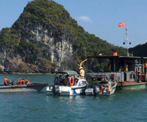 Tìm thấy thi thể khách nước ngoài rơi xuống biển Hạ Long, có tạ buộc ở chân