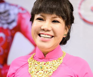 Việt Hương: "Mỗi khi rảnh, tôi đều nghĩ đến chồng con"