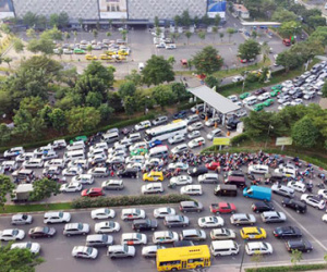 2 cách "giải cứu" Tân Sơn Nhất khỏi kẹt xe