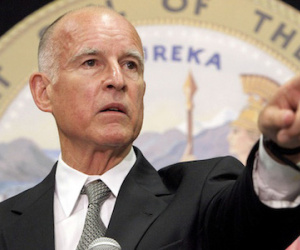 Cuộc chiến giữa ông Trump và bang California leo thang