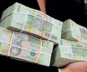 Giám đốc phòng giao dịch "ôm" 17 tỷ bỏ trốn, cấp dưới hầu tòa