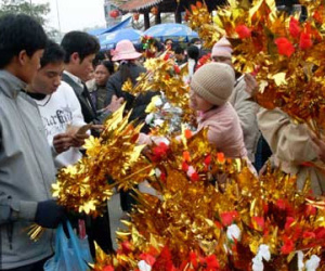 Những mặt hàng kinh doanh "hái ra tiền" ngày Rằm tháng Giêng