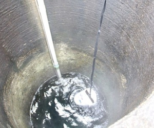 Giếng nước bốc khói khi nước nóng 37 độ C