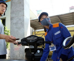 Hai bộ cảnh báo cẩn trọng nếu nâng thuế môi trường với xăng dầu