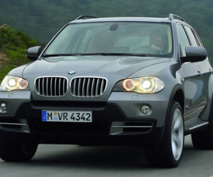 Những xe SUV hạng sang xuống giá nhanh hơn cả vàng lao dốc sau ngày vía thần Tài