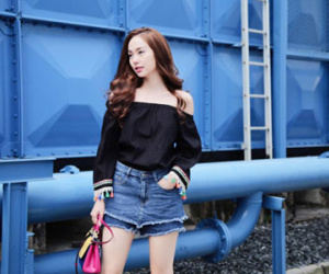 Street style xấu đẹp thất thường của Minh Hằng