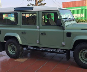Thêm một chiếc Land Rover Defender bản cuối cùng xuất hiện tại Việt Nam