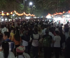 Người miền Nam đổ về núi Bà Đen lúc nửa đêm