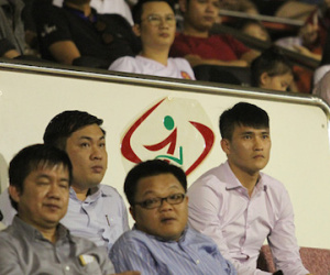 Quyền Chủ tịch Lê Công Vinh và chuyện ồn ào thưởng nóng