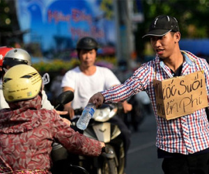 Tuyến đường ăn uống miễn phí ngày rằm ở Bình Dương