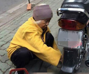 Gặp cụ bà gần 90 tuổi bơm vá xe khiến dân mạng tò mò