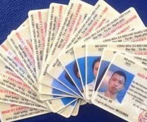 Không nên rút thời hạn bằng lái ô tô xuống 5 năm