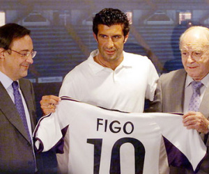 Luis Figo: Tôi bỏ sang Real vì sự thiếu tôn trọng của Barca