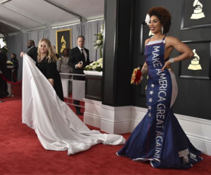 Sao nữ mặc váy in chữ Trump trên thảm đỏ Grammy
