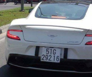 Aston Martin Vanquish hàng độc ra biển trắng tại Sài Gòn