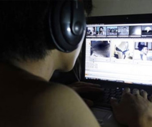 Bắt lập trình viên truyền bá văn hóa phẩm đồi trụy