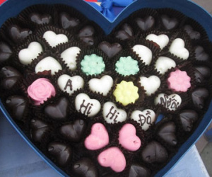 Chocolate "ahihi đồ ngốc" thu hút giới trẻ mùa Valentine