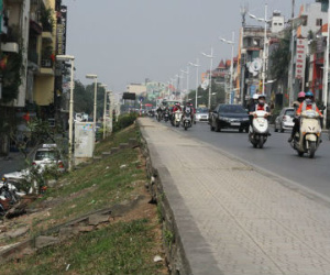 Đồng ý thay thế một phần kết cấu đê sông Hồng làm đường