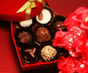 Lo con trai ế, mẹ mua 3 triệu đồng chocolate đi tặng hộ