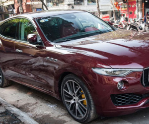 Maserati Levante màu lạ giá hơn 5 tỷ lăn bánh tại Hà Nội