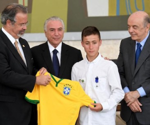 Người hùng cứu mạng cầu thủ Chapecoense được thưởng lớn
