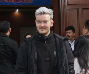 Thầy giáo bất ngờ nổi tiếng vì giống David Beckham