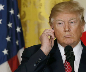 Báo Mỹ: Chiến dịch của ông Trump thường xuyên liên lạc với Nga