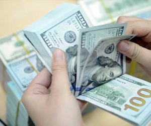 Giá đôla ngân hàng tăng mạnh, đắt bằng "chợ đen"