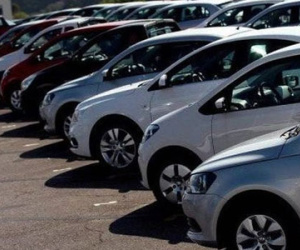 Ôtô Indonesia 300 triệu, xe Thái 400 triệu đổ về Việt Nam