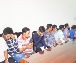 Bắt quả tang 24 đối tượng đang say sưa đá gà ăn tiền