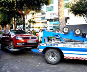 Cuộc chiến giành lại vỉa hè: Niêm phong, cẩu ôtô vi phạm