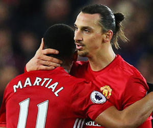 Ibrahimovic khen Martial chuyên nghiệp