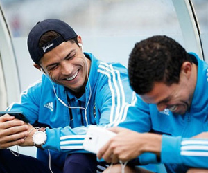 Real hả hê "xát muối" vào nỗi đau của Barca