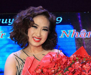 Ý Lan bác bỏ tin ly hôn, khẳng định vẫn hạnh phúc bên chồng