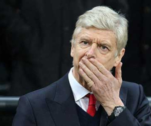 Arsenal mất phương hướng, Wenger chấp nhận "treo ấn từ quan"