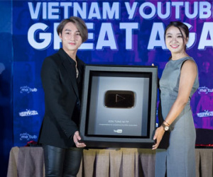 Sơn Tùng M-TP hãnh diện nhận nút vàng của Youtube