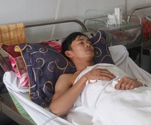 Đâm xuyên ngực bạn nhậu vì không được mời uống trước