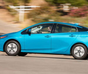 Toyota bán hơn 10 triệu xe hybrid trên toàn cầu