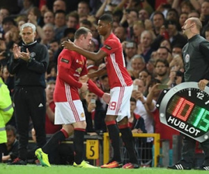 Blackburn – MU: Chờ Mourinho trổ tài “xoay tua”